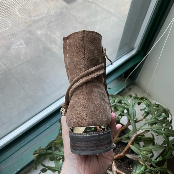 Alma en Pena Tan Ankle Boots - Picture 7 of 15